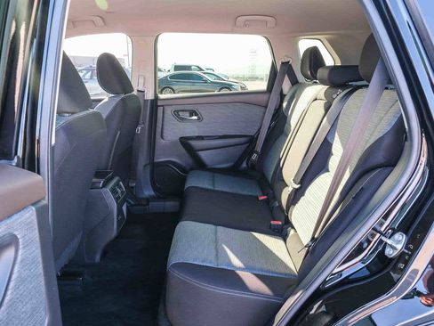 Used 2023 Nissan Rogue SV FWD image 19