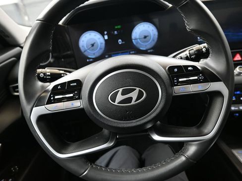 Used 2025 Hyundai Elantra SEL w/ Cargo Package image 25