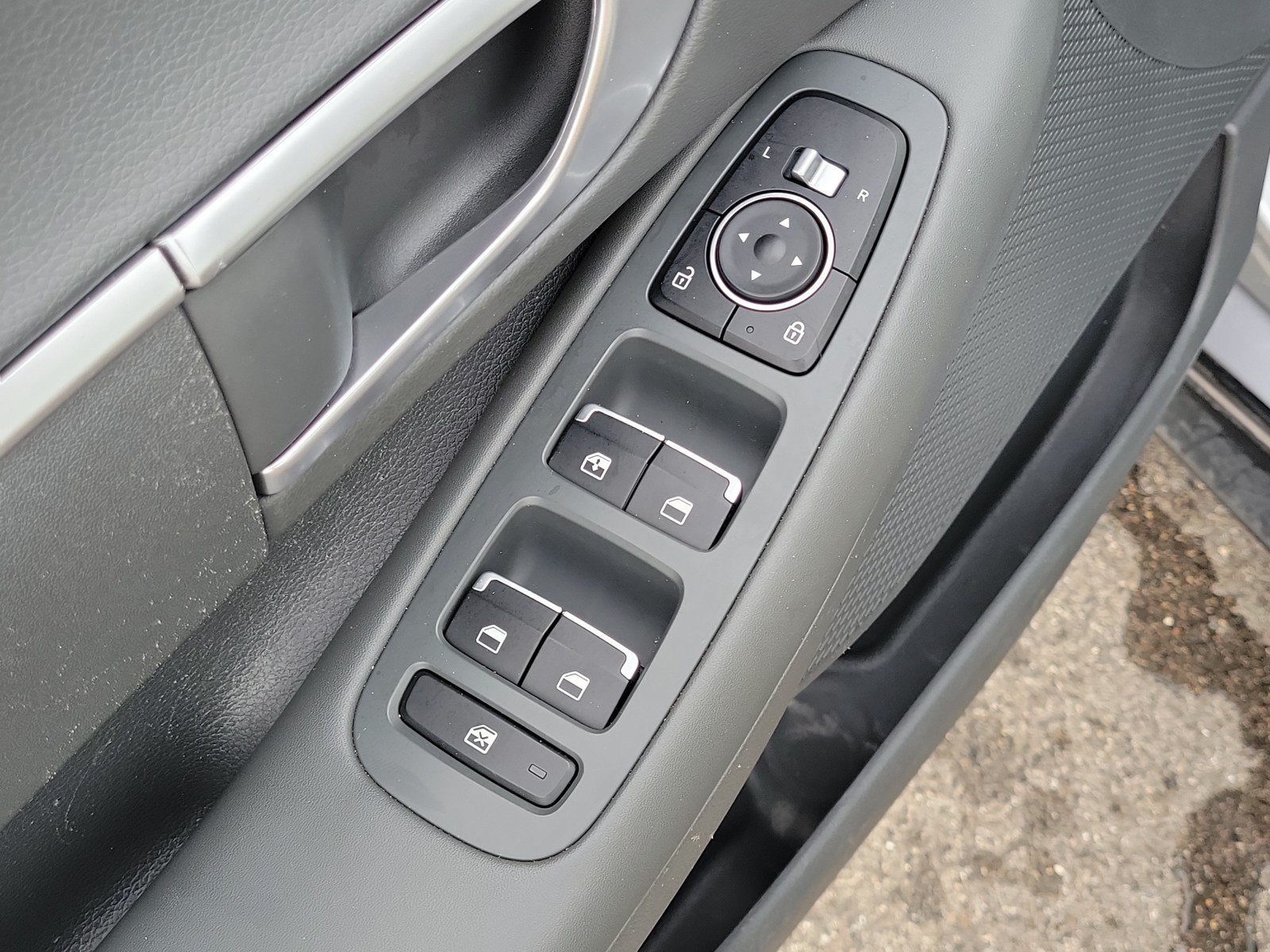 Used 2021 Hyundai Sonata SE w/ Cargo Package FWD image 14