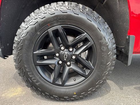 Used 2019 Chevrolet Silverado 1500 LT Trail Boss AWD/4WD image 15