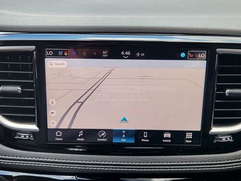 New 2026 Chrysler Pacifica Limited AWD/4WD image 13