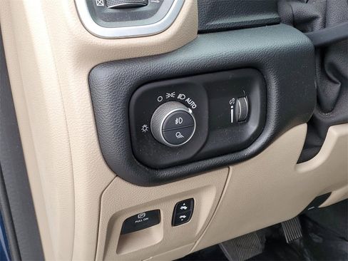 Used 2021 RAM 1500 Big Horn image 17