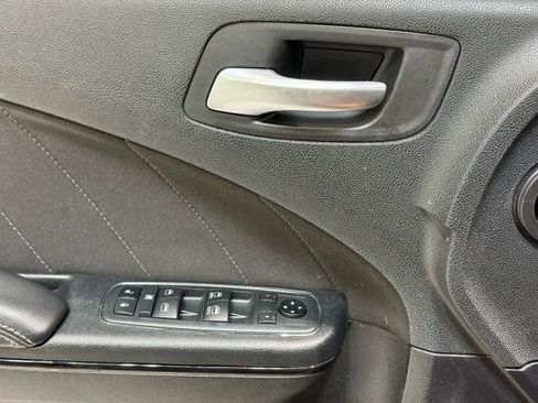 Used 2020 Dodge Charger SXT w/ Blacktop Package image 12