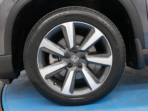 Used 2023 Honda Pilot Touring image 2