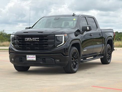Used 2025 GMC Sierra 1500 Elevation w/ Elevation Premium Package RWD image 3