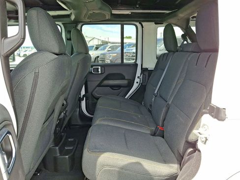 Used 2025 Jeep Wrangler Unlimited Sahara w/ Safety Group AWD/4WD image 29