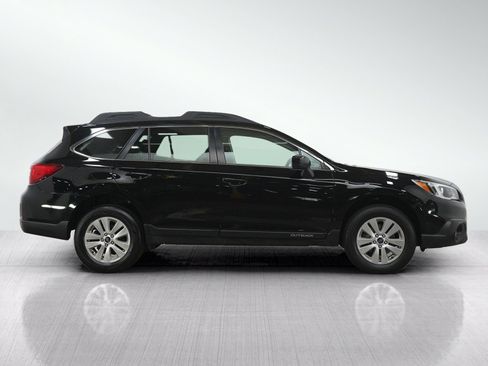 Used 2017 Subaru Outback 2.5i Premium AWD/4WD image 8