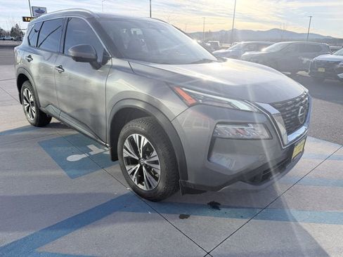 Certified 2021 Nissan Rogue SV w/ Premium Package image 3