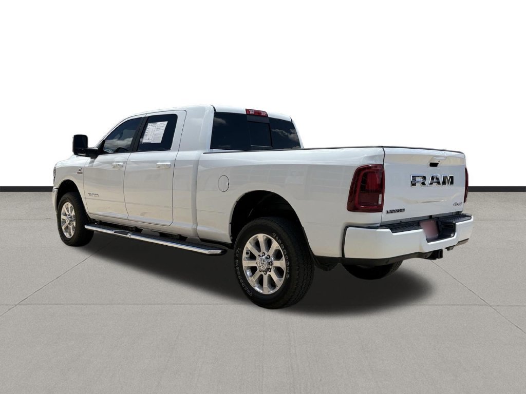 Used 2025 RAM 3500 Laramie AWD/4WD image 7