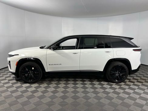 Used 2024 Jeep Wagoneer Launch Edition image 16