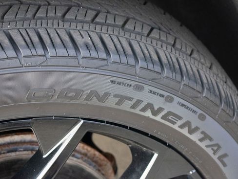 Certified 2024 Chevrolet Traverse RS image 35