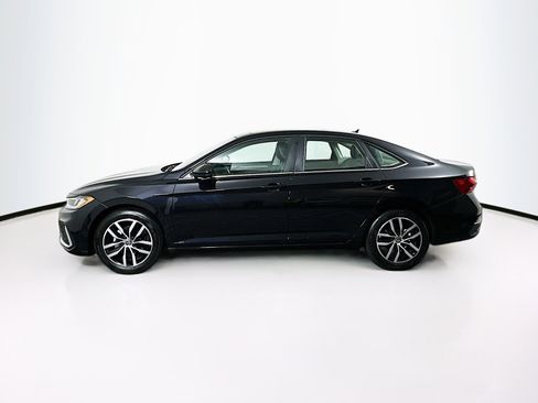 Used 2025 Volkswagen Jetta SE FWD image 4