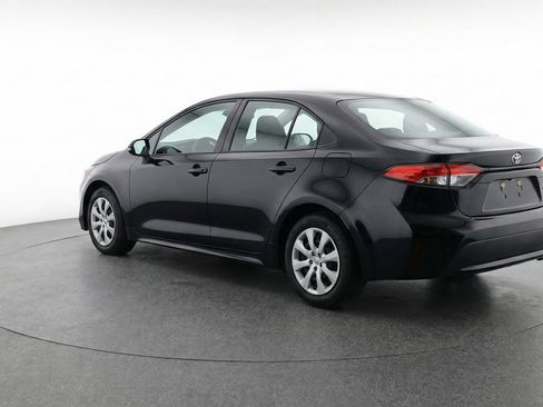 Used 2025 Toyota Corolla LE image 6