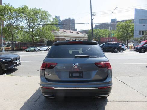 Used 2018 Volkswagen Tiguan SE FWD image 8
