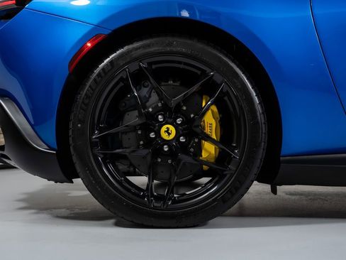Used 2025 Ferrari Roma Spider RWD image 21