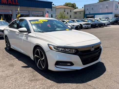 Used 2019 Honda Accord Sport image 2