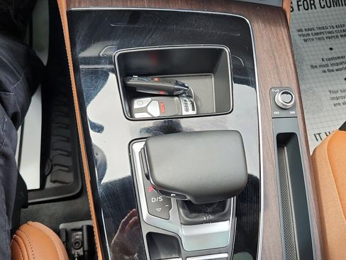 Used 2024 Audi Q5 e Prestige image 27