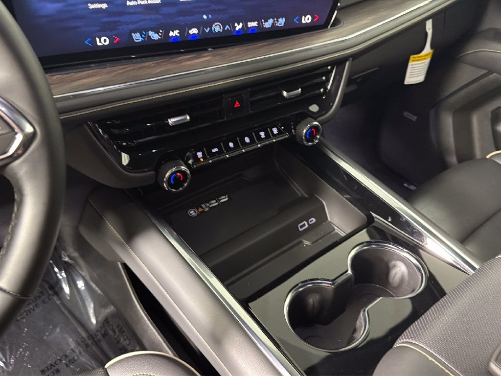 Certified 2025 Chevrolet Suburban Premier RWD image 25