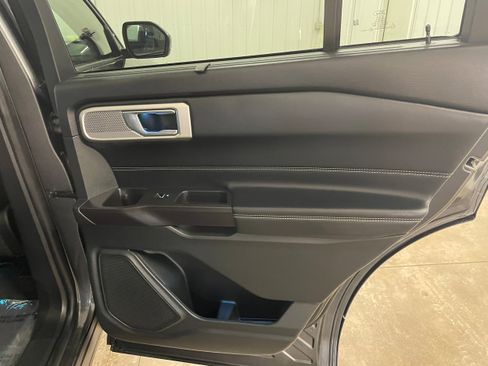 Used 2020 Ford Explorer Limited w/ Class III Trailer Tow Package image 33