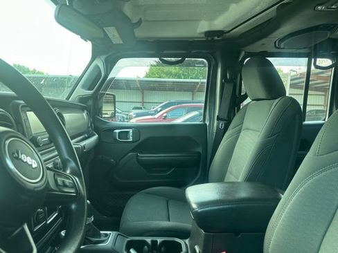 Used 2021 Jeep Gladiator Sport AWD/4WD image 5