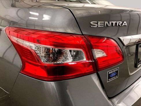 Used 2018 Nissan Sentra SV FWD image 28