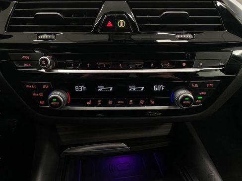 Certified 2022 BMW 530i xDrive w/ Premium Package image 24