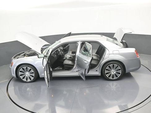 Used 2014 Chrysler 300 S image 62