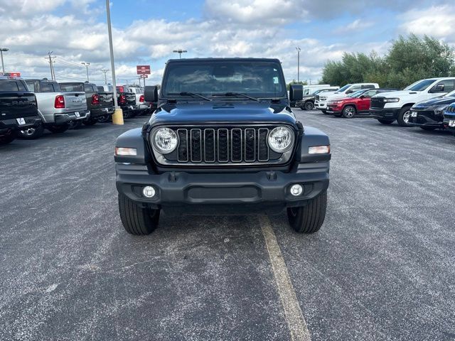 Used 2025 Jeep Wrangler Sport AWD/4WD image 3