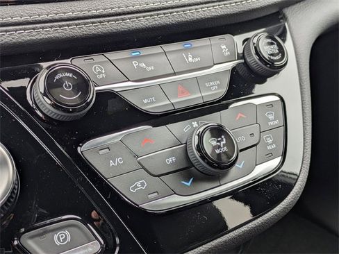 New 2026 Chrysler Pacifica Select image 19