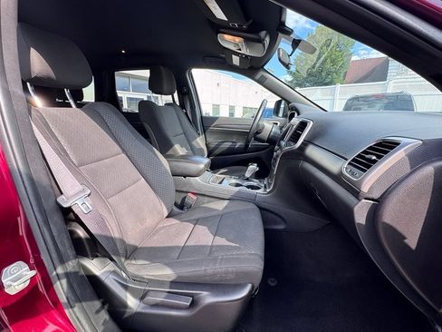 Certified 2021 Jeep Grand Cherokee Laredo AWD/4WD image 19