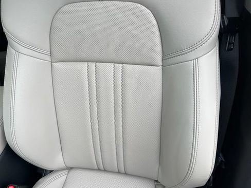 Used 2024 Honda HR-V EX-L image 10