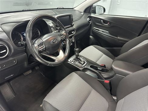 Used 2018 Hyundai Kona SEL image 2