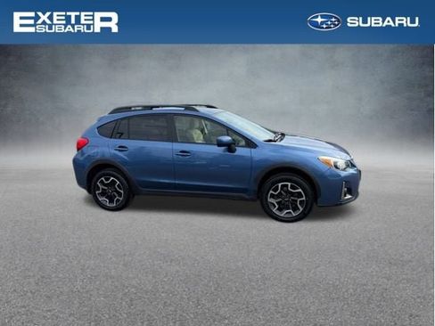 Used 2017 Subaru Crosstrek 2.0i Premium w/ Moonroof Package image 3