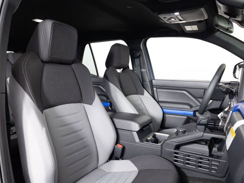 Used 2025 Toyota 4Runner TRD Off-Road image 26