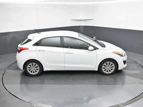 Used 2016 Hyundai Elantra GT image 50