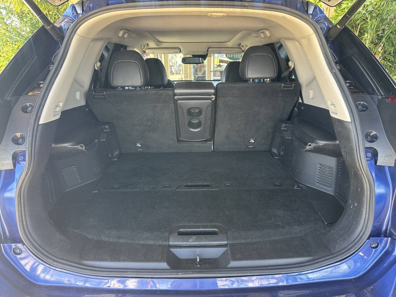 Used 2018 Nissan Rogue SL w/ Premium Package FWD image 24