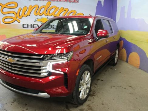 Used 2022 Chevrolet Suburban High Country AWD/4WD image 4