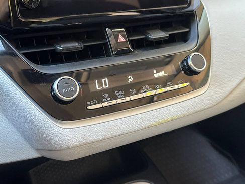 Used 2023 Toyota Corolla LE w/ LE Convenience Package FWD image 28