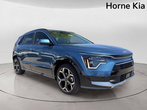 New 2026 Kia Niro SX Touring FWD image 2