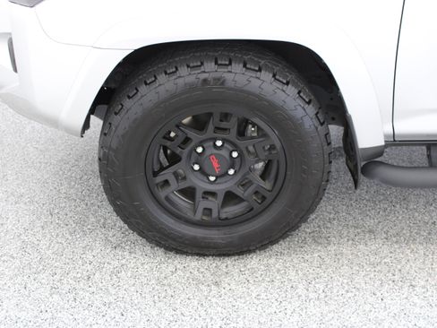 Used 2024 Toyota 4Runner SR5 Premium w/ Moonroof Package RWD image 11