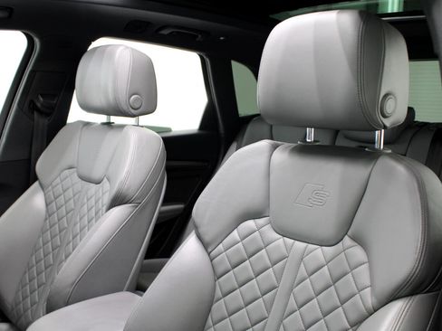 Used 2019 Audi SQ5 Premium Plus w/ Premium Plus Package image 33