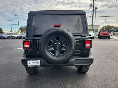 Used 2023 Jeep Wrangler Sport image 7