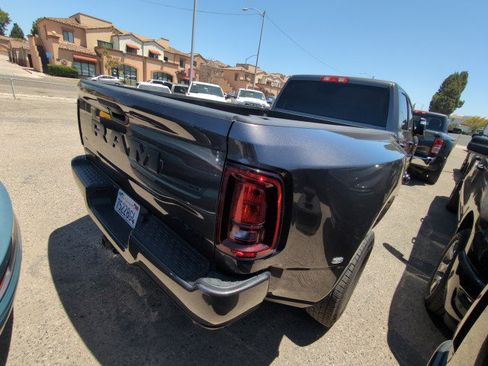 Used 2025 RAM 3500 Big Horn AWD/4WD image 3