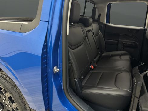 Used 2025 Ford Maverick Lariat w/ Black Appearance Package image 22