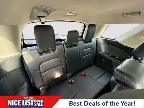 Used 2024 Nissan Pathfinder SL w/ Black Appearance Package image 27