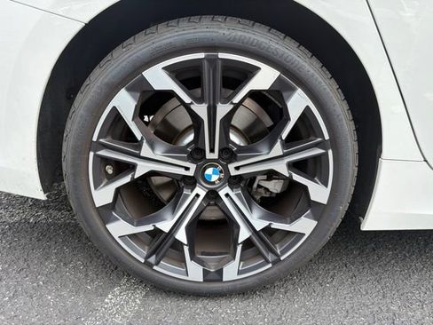 Used 2025 BMW 330i xDrive Sedan AWD/4WD image 17