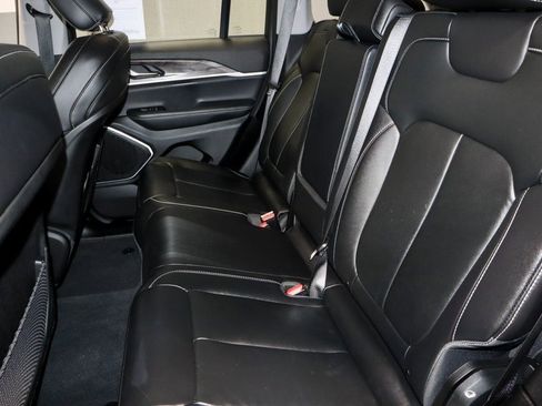 Used 2022 Jeep Grand Cherokee Limited 4xe image 22