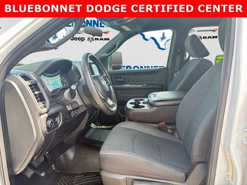 Used 2024 RAM 2500 Tradesman w/ Chrome Appearance Group AWD/4WD image 11