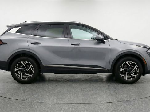 Used 2025 Kia Sportage LX FWD image 11