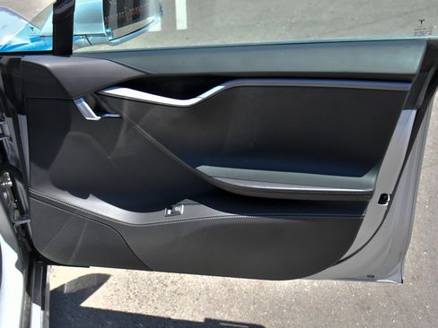 Used 2018 Tesla Model S 75D AWD/4WD image 42